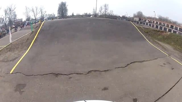 Соревнования в Коломне на BMX треке смотреть онлайн