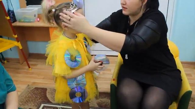 Клубный час "Наряд для Бабы -Яги" смотреть онлайн