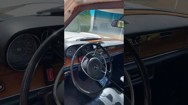 1972 Mercedes 280SE Video смотреть онлайн
