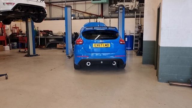 Mk3 Focus RS...Collins Performance stage 2 with Mongoose Section 59 exhaust..with pops and bangs ?? смотреть онлайн