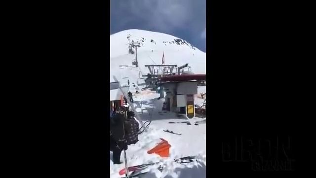 Жесть! 18+! Подъемники в Гудаури! Несчастный случай.. Авария на канатке. смотреть онлайн
