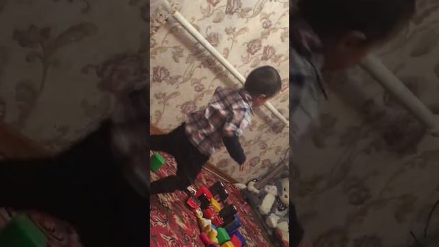 Курдский мальчик танцует))))!!!!!! смотреть онлайн