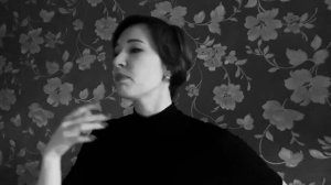 "Она говорила: хватит, грустить сегодня не кстати, надень красивое платье цвета молоко"