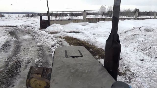 Чистим "кашу" из снега и воды на МТЗ-82.1 смотреть онлайн