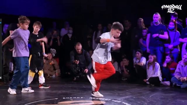 Breaking Kids Crew x Crew -- Unreal VS Ужи (1/2 финала) смотреть онлайн