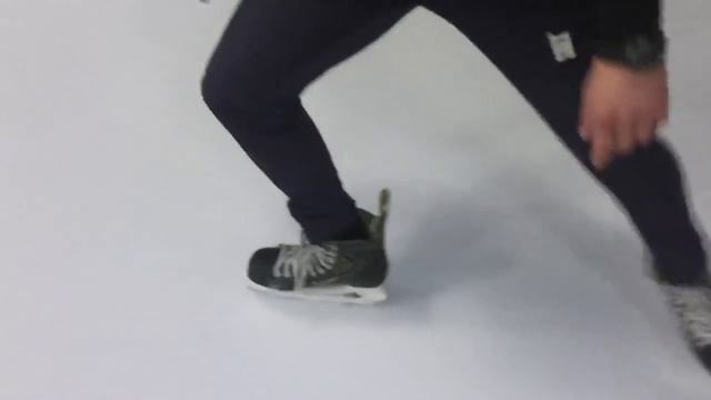 Урок 9 Переходы лицо спина или разворот на коньках смотреть онлайн