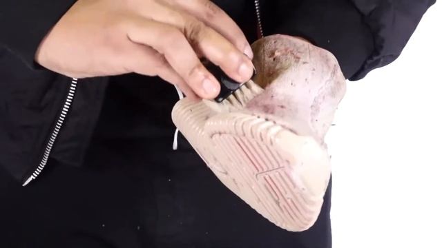 Adidas Yeezy 350 Boost против красного вина — ЭКСТРЕМАЛЬНЫЙ ТЕСТ чистящего набора Crep Protect смотреть онлайн