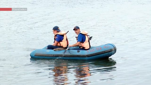 Около трех часов спасатели искали человека на альметьевском водохранилище смотреть онлайн