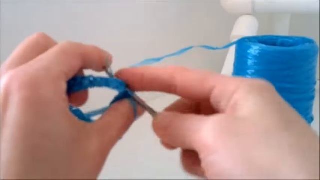 ВЯЖЕМ КРЮЧКОМ МОЧАЛКУ. Вытянутые петли. Видео-урок № 1 смотреть онлайн
