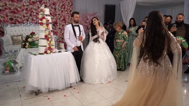 BEST AFGHAN WEDDING KNIFE DANCE BY YASSNA смотреть онлайн