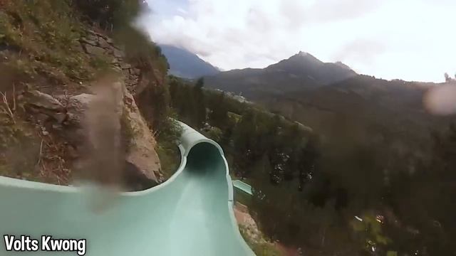 the water slide was shut down after this... смотреть онлайн