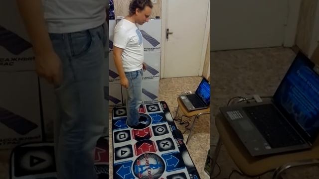 Танцевальный коврик "Двойной" смотреть онлайн