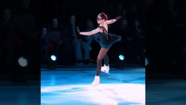 Саша в роли чёрного лебедя - это отдельный вид искусства? #figureskating #сашатрусова смотреть онлайн