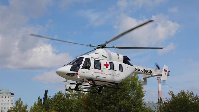Взлетает медицинский вертолет. смотреть онлайн