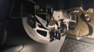 Ремонт Renault fluence , megane III. замена моторчика вентилятора печки, кондиционера. Диагностика.