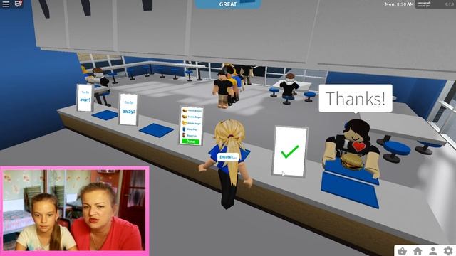 Заставила МАМУ Работать в БУРГЕРНОЙ в БЛОКСБУРГ РОБЛОКС ROBLOX смотреть онлайн