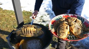 Показываю как вкусно пожарить карпа в казане на костре.