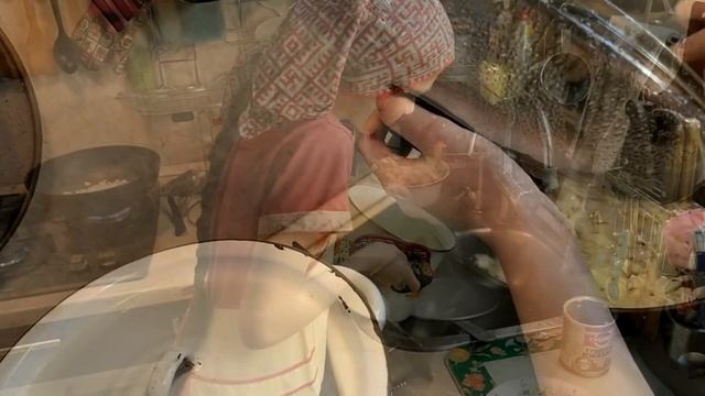 Готовим макароны с тушенкой смотреть онлайн