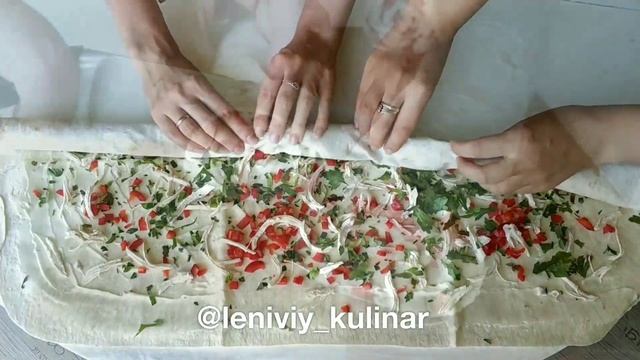 Рулетики из лаваша с курицей, перцем и плавленым сыром смотреть онлайн