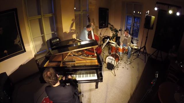 "New" Robert Balzar Trio (Levíček/Balzar/Slezák) Softly As In A Morning Sunrise смотреть онлайн
