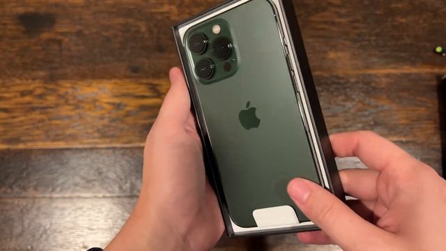 NEW iPhone Alpine Green COLORS! смотреть онлайн