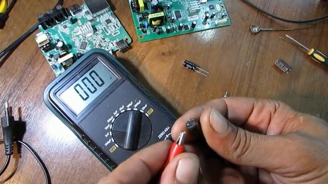 Цифровые DVB-T2 приставки. Самая частая неисправность. смотреть онлайн