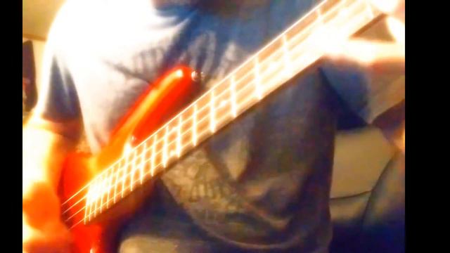 Ibanez GSR200 bass through Spark Amp смотреть онлайн