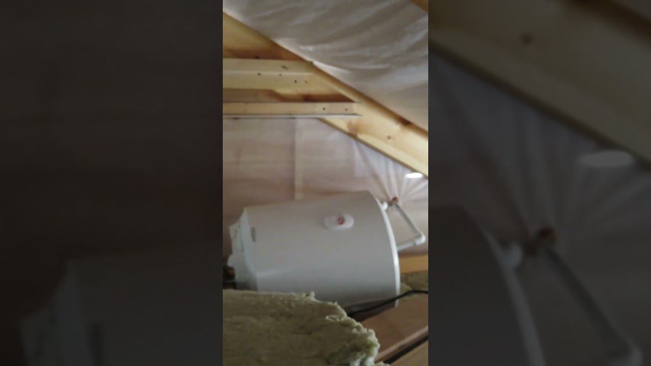 Упал водонагревательный бак, сам? Зачем? почему? смотреть онлайн