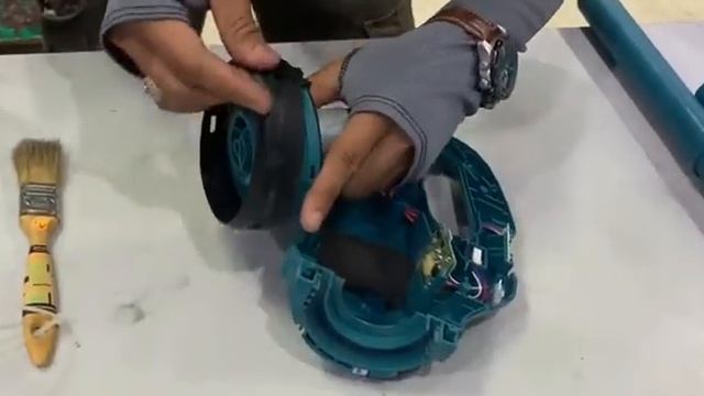 Disassembly Makita CL108D Vacuum Cleaner смотреть онлайн