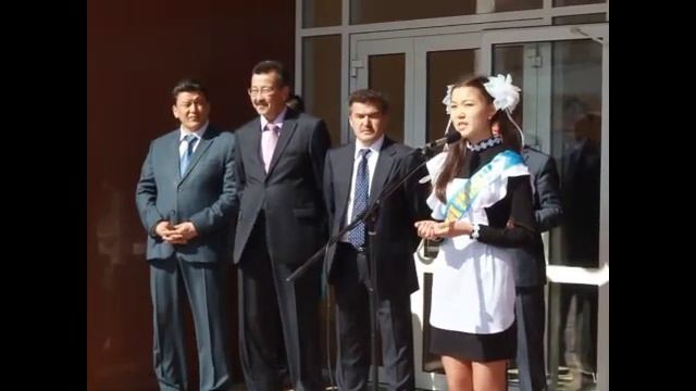 Школьницы танцуют на последнем звонке смотреть онлайн