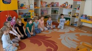 Музыкальная игра “Летит по небу шар”