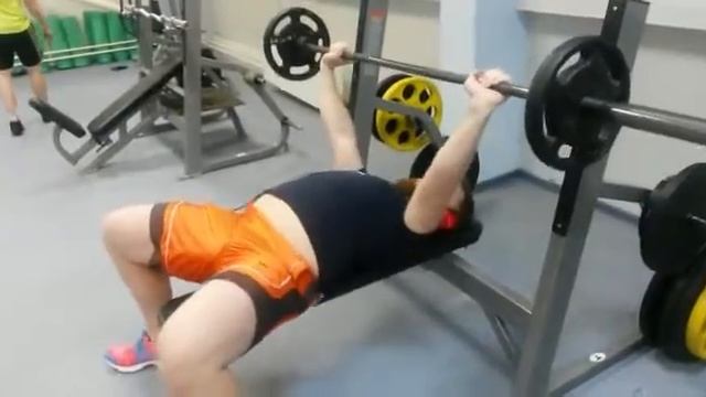Жим штанги лёжа.40 кг на 45 раз. смотреть онлайн