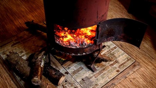 Дачники Смеялись над ее Маленьким Домиком в виде Шалаша! Но когда вошли внутрь потеряли дар речи! смотреть онлайн