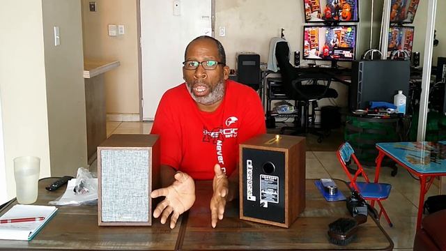 Unboxing Crosley S200A Powered Stereo Speakers смотреть онлайн