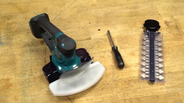 Makita DUM604RTX Cordless Grass Shears, 18 V смотреть онлайн