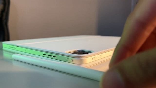 Apple Magic Keyboard for iPad Pro & iPad Air | Long-Term Review (A Student's Perspective) смотреть онлайн