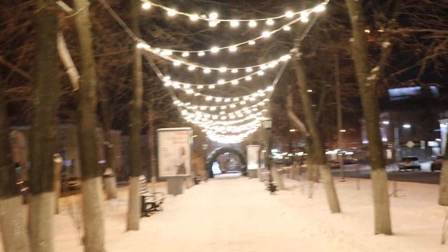 Украшенная к новому году Улица Гончарова в Ульяновске!!!!!!!!! 4К Видео смотреть онлайн