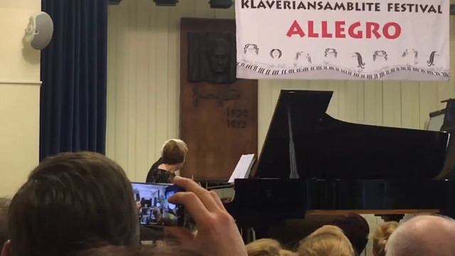 Heino Eller "Valss" (Estonian composer). Primo: Nata-Ly Sakkos, secondo: Toivo Peäske смотреть онлайн