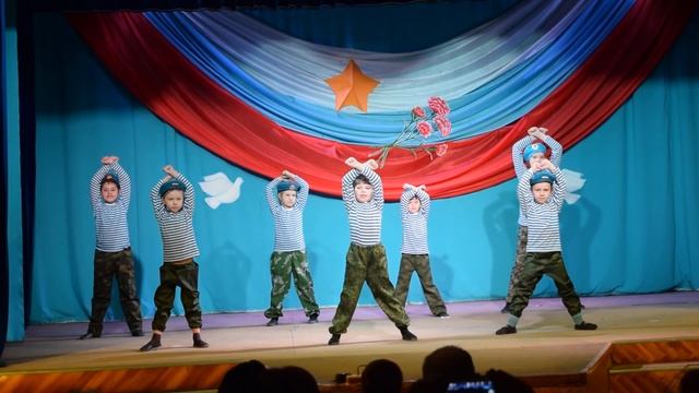 ДРЦ "Непоседа" танец на 23 февраля смотреть онлайн