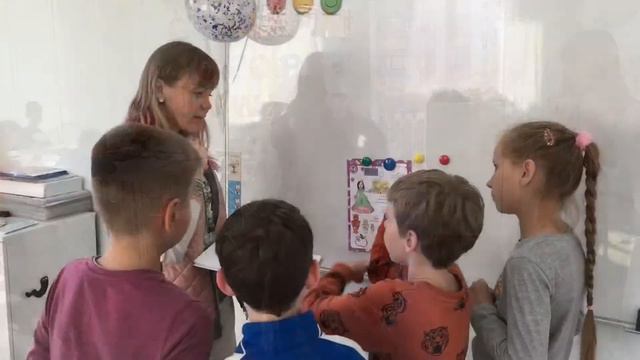 Веселое видео с музыкой. Контрольный урок 14. Курс: I can read смотреть онлайн