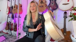 Положение гитары Как правильно держать гитару Надия Косинская