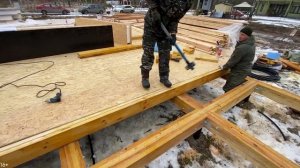 Строим БАРНХАУС из СИП-панелей. Монтируем НУЛЕВОЕ ПЕРЕКРЫТИЕ в доме из СИП-панелей (ДЕНЬ 5)