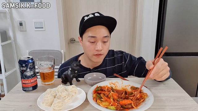KOREAN SEAFOOD MUKBANG - GOLBAENGI-SOMYEON(SEA SNAIL WITH THIN NOODLE) смотреть онлайн