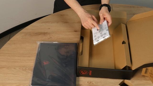 Распаковка ноутбука MSI GF63 10UC-421RU Thin смотреть онлайн