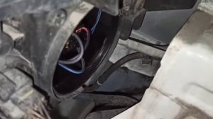 Киа Рио 4 двигатель 1.4 АТ. Замена лампочек в передних фарах.