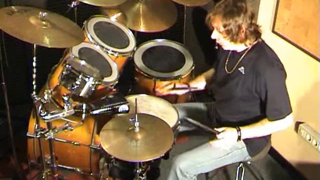 Lezioni di batteria: n° 27 by Luca Pagliari drum lesson 2010 master.wmv смотреть онлайн