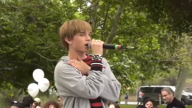 Jesse McCartney - Radio Disney Easter Eggsplosion Burbank CA 4/10/2004 смотреть онлайн