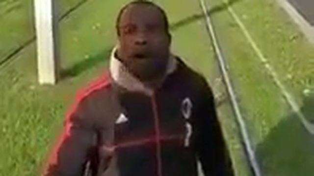 French migrant mistakes tram line for bicycle lane смотреть онлайн