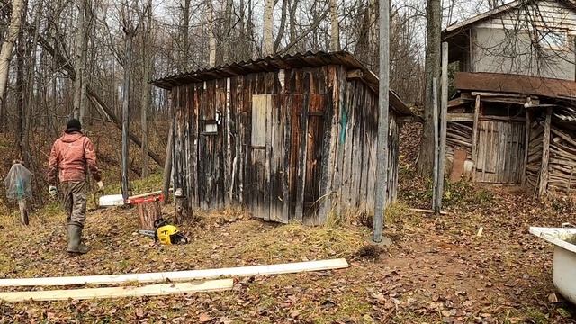 Тут куча дел, там куча дел. Косим, бурим, ставим столбы.