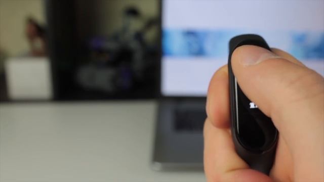 Обзор Mi Band 4 и его сравнение с Mi Band 3. Какой фитнес трекер Xiaomi лучше? смотреть онлайн